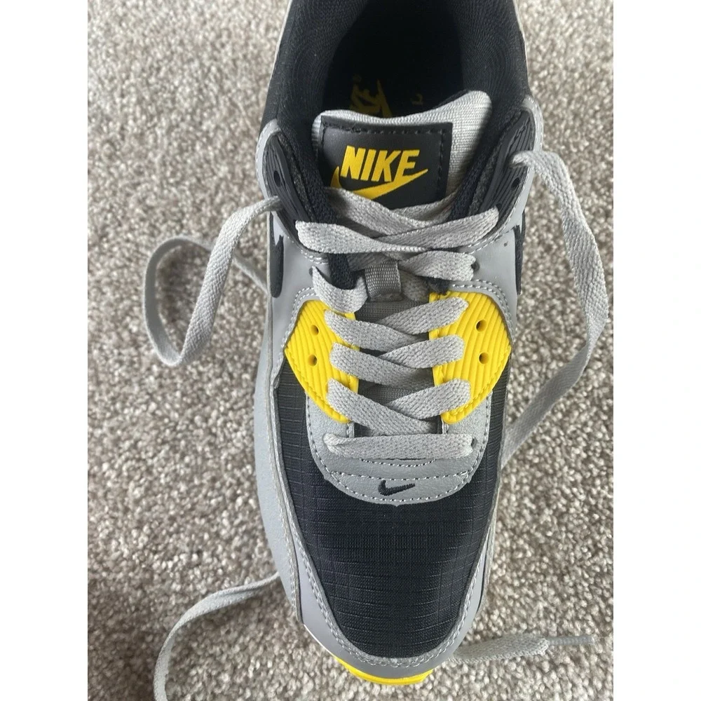 Nike Air Max 90 Mens Sneaker Classic Batman SIZE 8 DH4619-003 Running Basketball